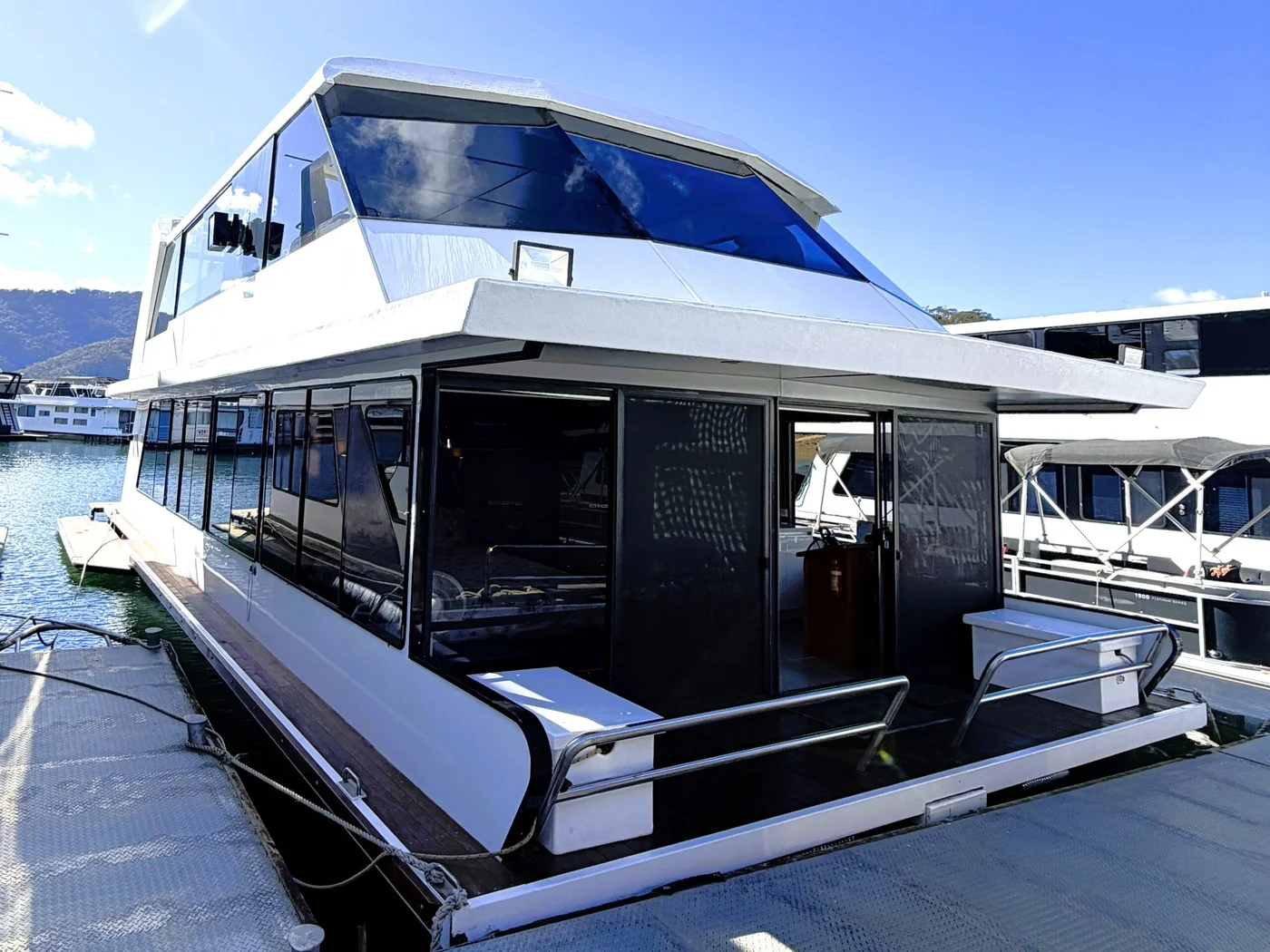 Dire Straits Lake Eildon Houseboat for Sale