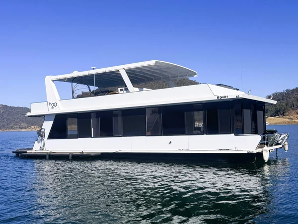Eildon Houseboat for Sale – H2O