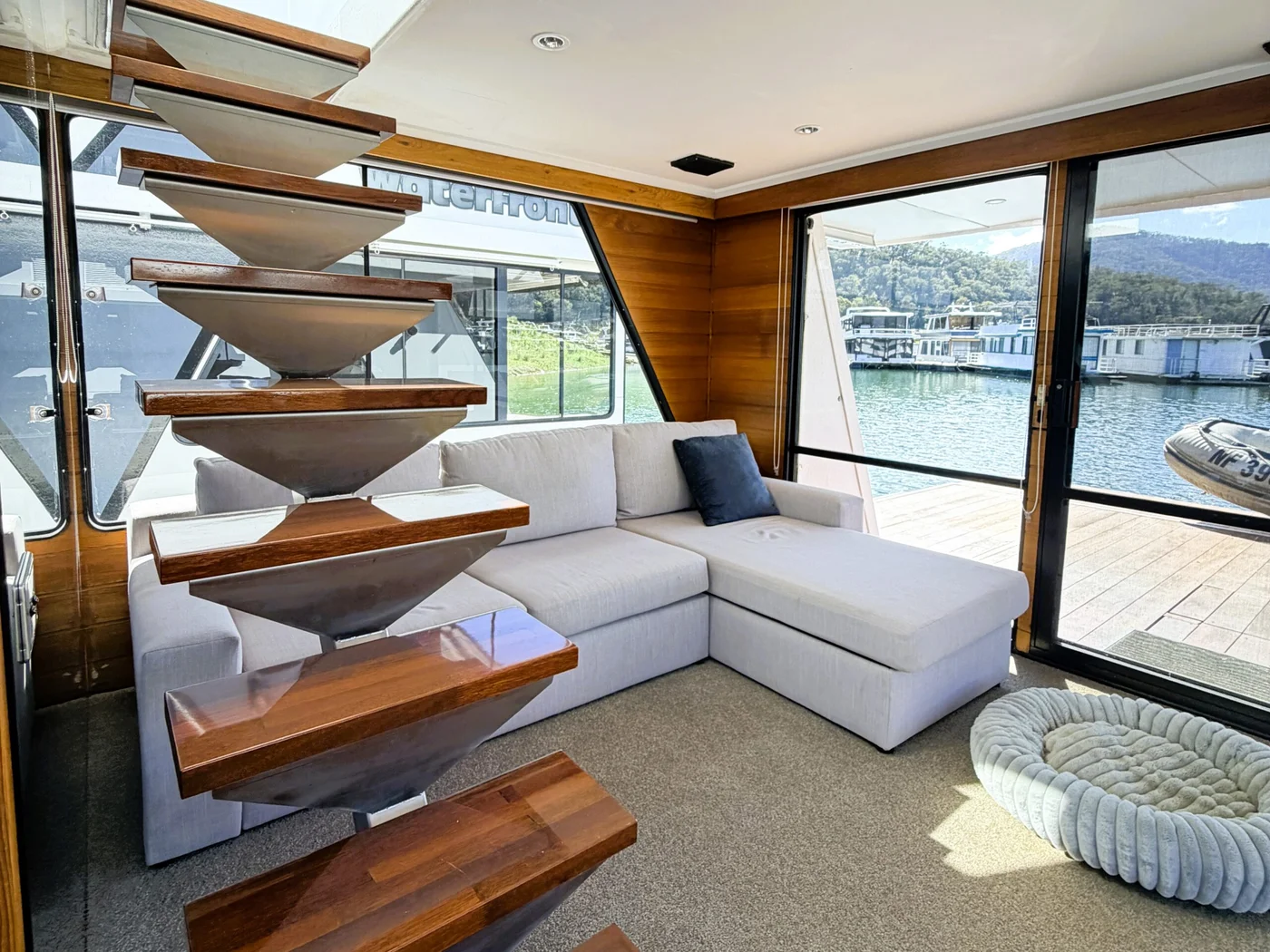 Dire Straits Lake Eildon Houseboat for Sale