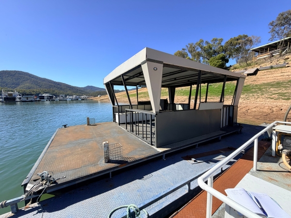Eildon Day Barge Pontoon