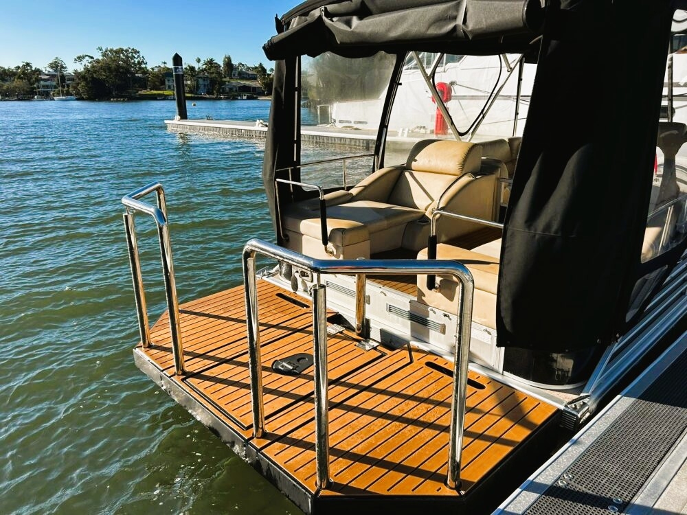Bennington Pontoon Boat