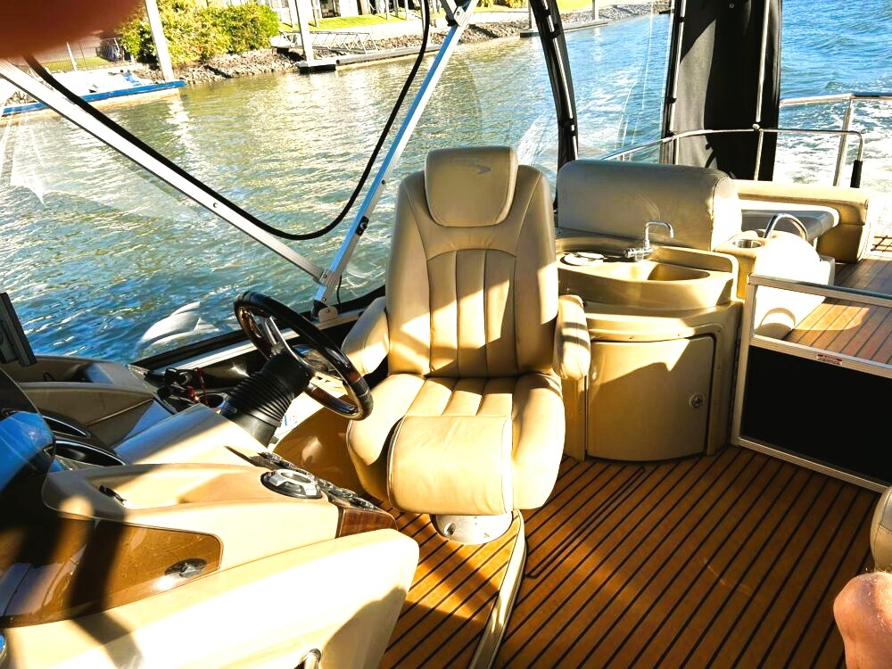 Bennington Pontoon Boat