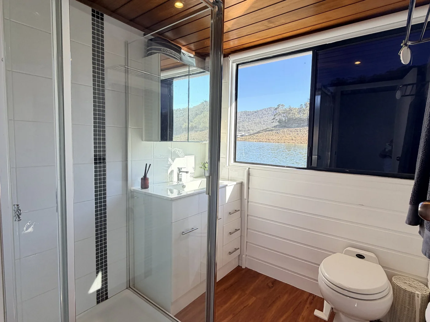 Eildon Houseboat for Sale – H2O
