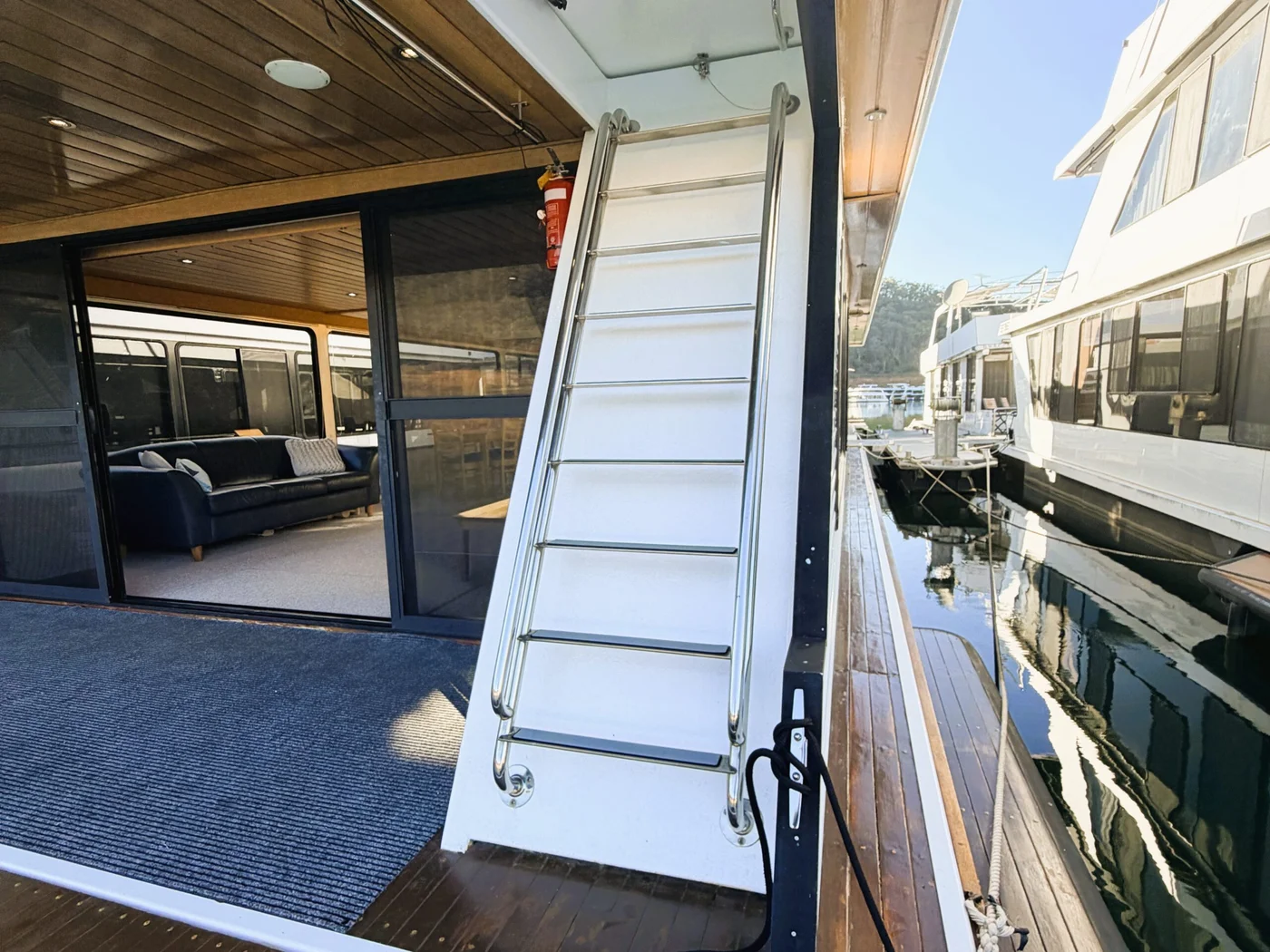 FREE RIDE – EILDON HOUSEBOAT FOR SALE