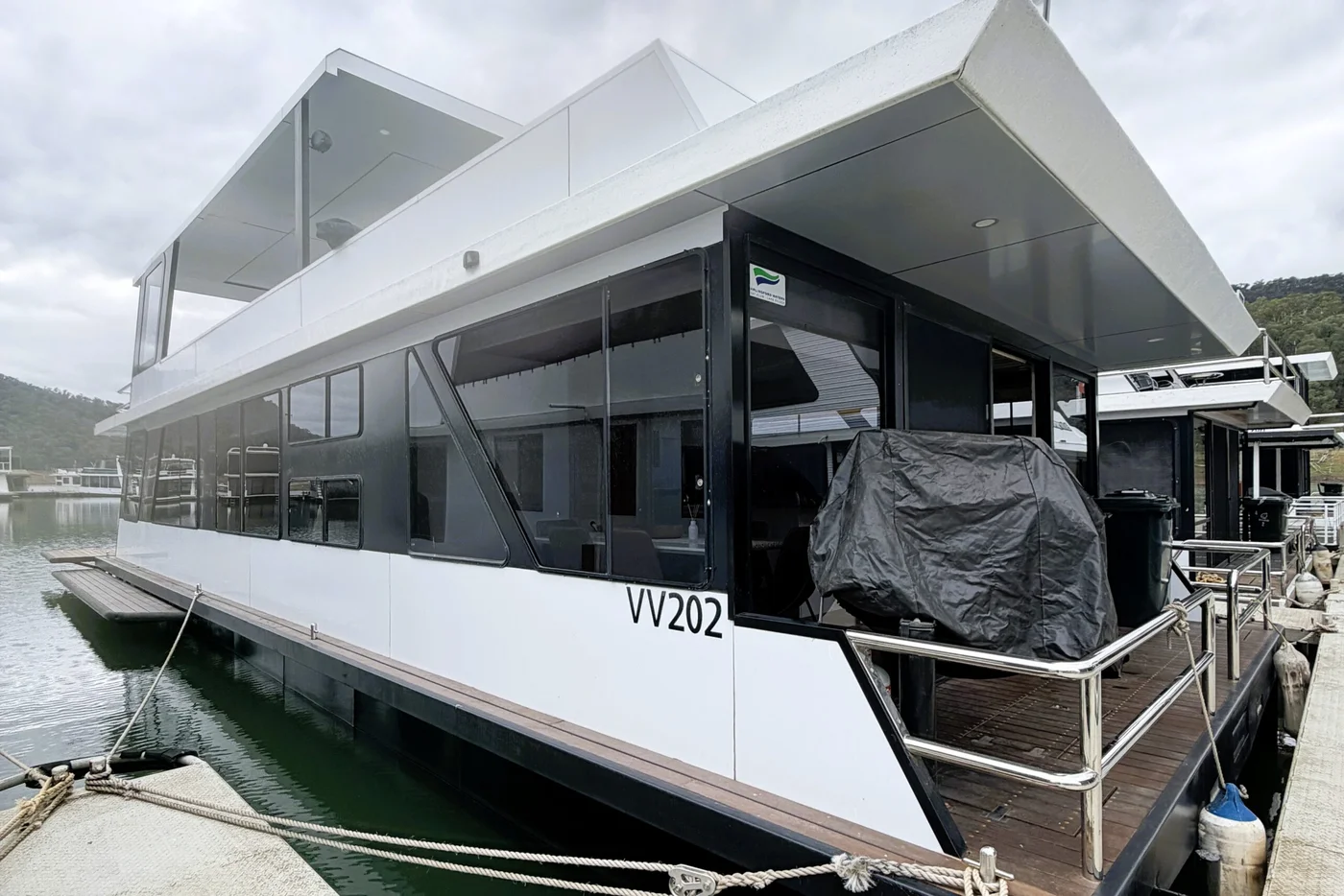 Eildon Houseboat for Sale – Kapalua