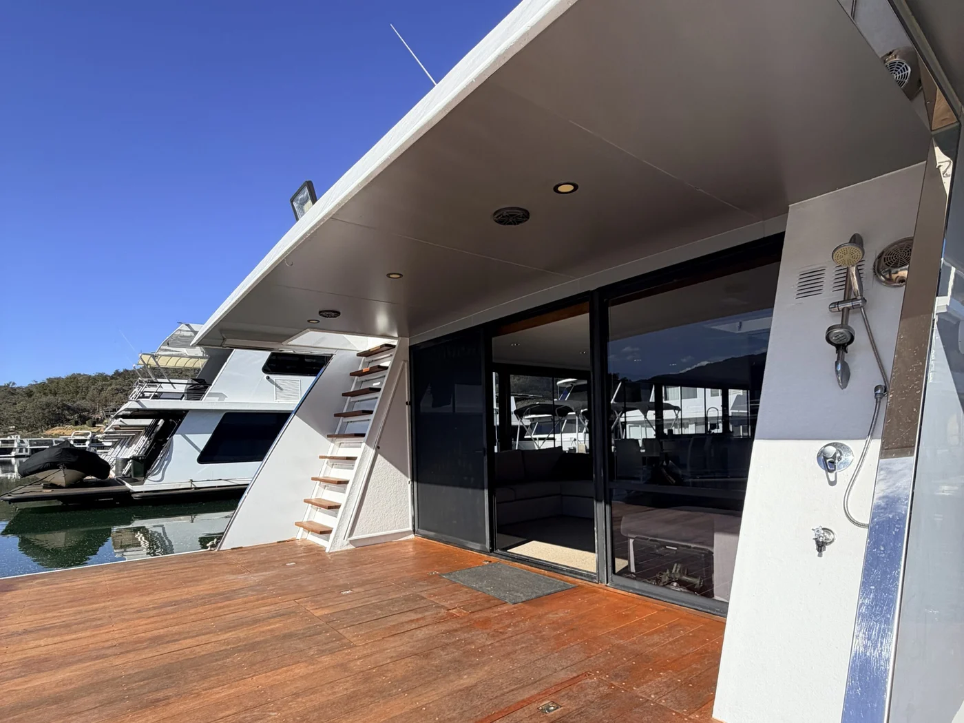 Dire Straits Lake Eildon Houseboat for Sale