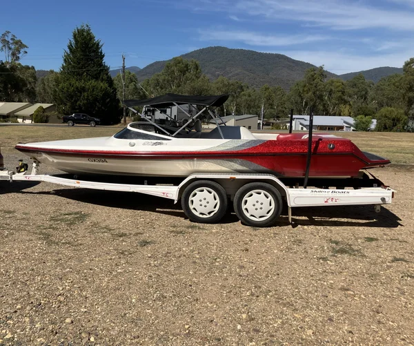 2003 SKILINE Ski Boat