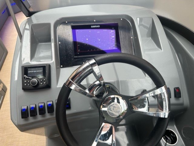 NexGen Diamond Pontoon boat