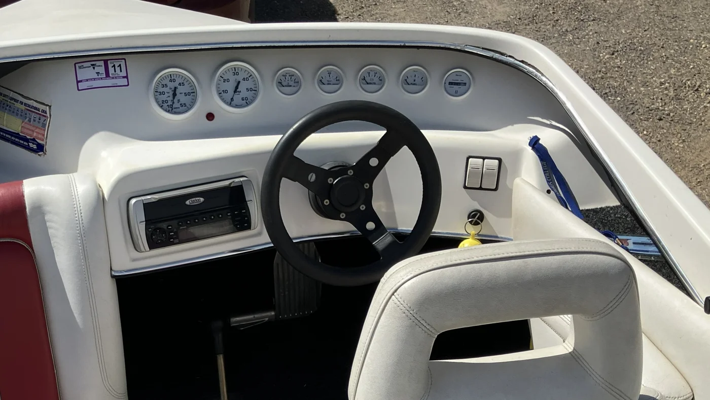 2003 SKILINE Ski Boat