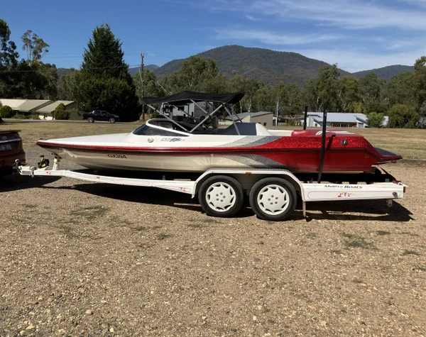 2003 SKILINE Ski Boat