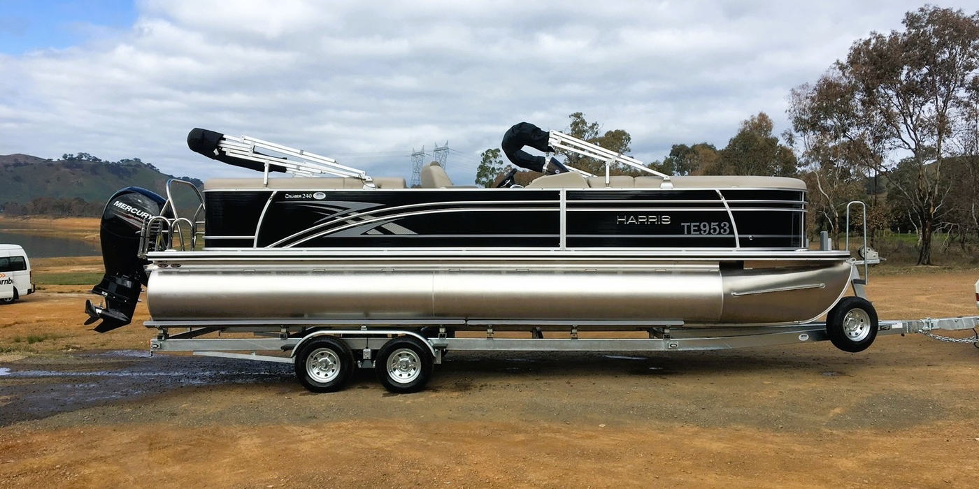 Harris 240 Cruiser Pontoon Boat