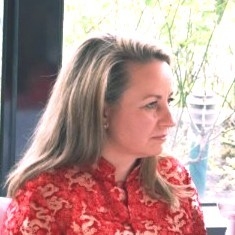 Jacqui Oakes