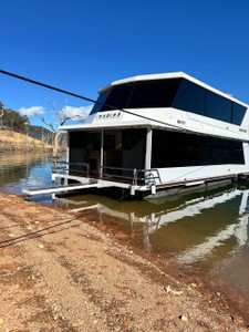 Lake Eildon, Boating Safety, Houseboating