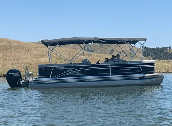 Harris 240 Cruiser Pontoon Boat
